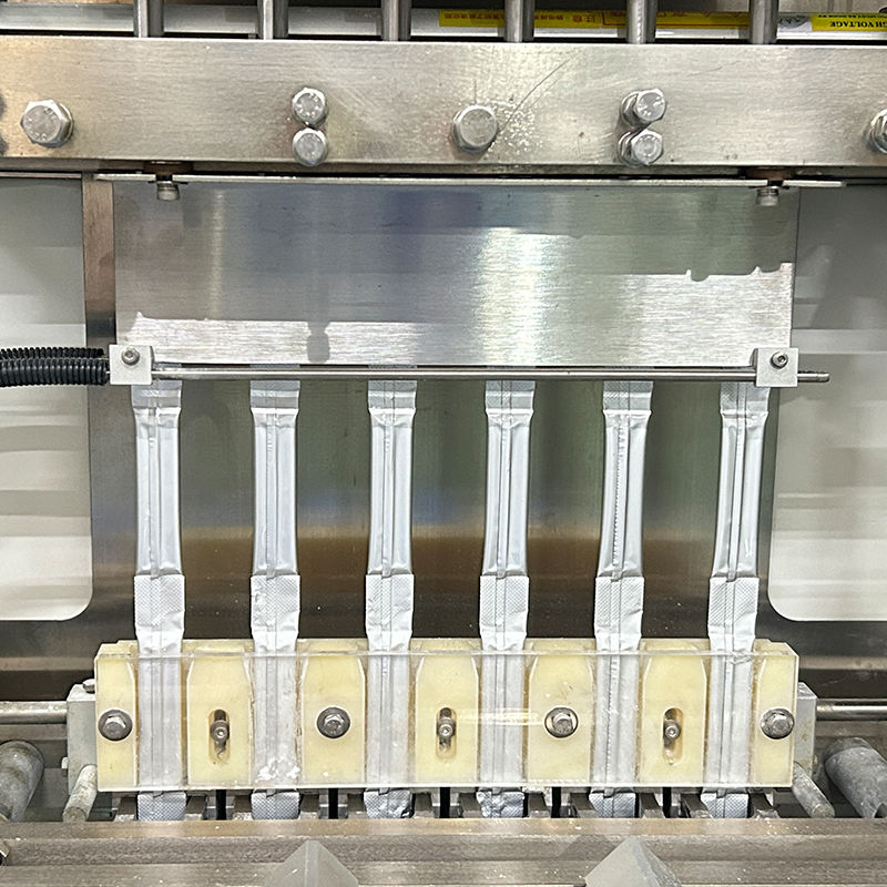 เครื่องบรรจุกระเป๋าสะพายน้ําเหลวหลายเลน ความเร็วสูง