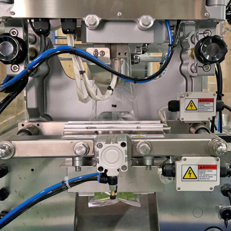 เครื่องชั่งน้ำหนักหลายหัวสำหรับมันฝรั่งทอดอัตโนมัติ ระบบชั่งน้ำหนัก เครื่องบรรจุภัณฑ์กุ้ง เฟรนช์ฟราย เครื่องบรรจุอาหารพอง ขนมเม็ด